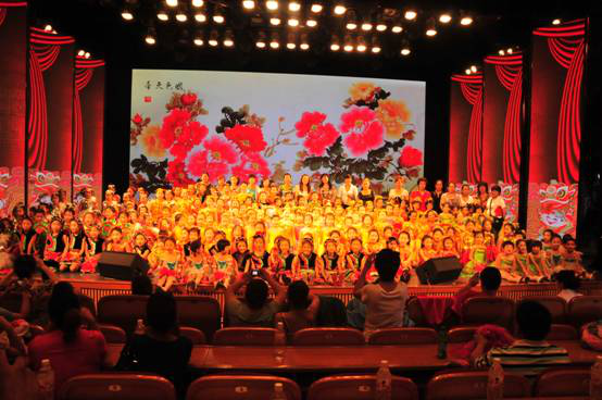 热烈祝贺中国舞“快乐的跳”教学汇报演出圆满成功！