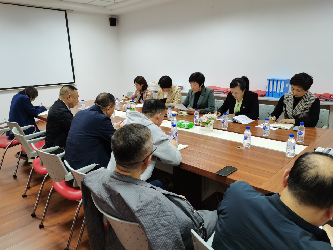 省妇联第五党支部开展集中学习交流